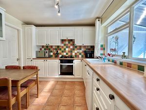 Breakfast Kitchen- click for photo gallery